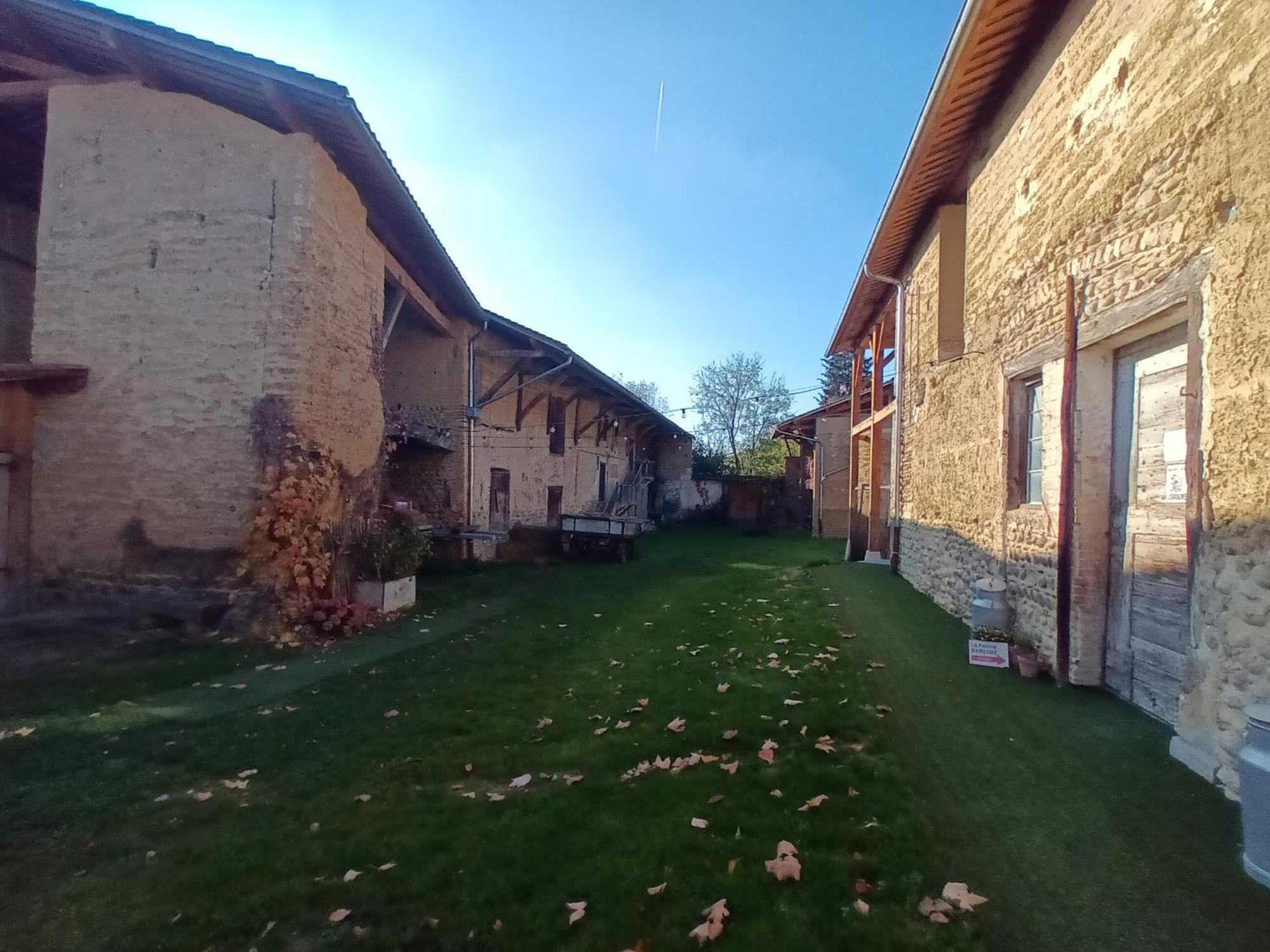 La Ferme De Berlioz Aparthotel La Cote-Saint-Andre Buitenkant foto